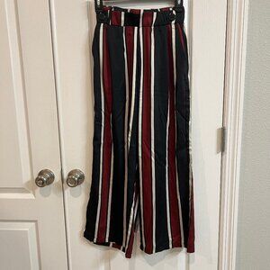 Haute Rouge Wide Leg Crop Pant in size Small  Elastic Waist